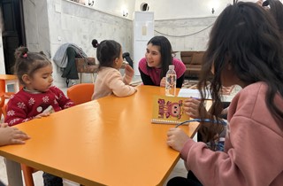 Kadın ve Çocuk Dayanışma Merkezi’nde İngilizce Derslerine Yoğun İlgi